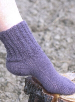 Cosy Rib Ankle Socks by DROPS Design - Sokker Strikkeopskrift str. 35/