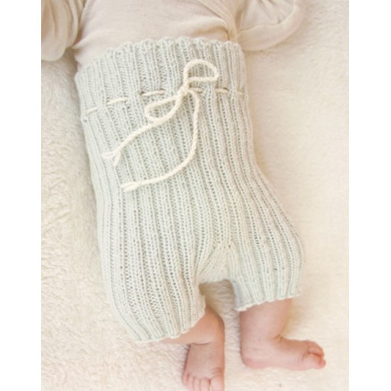 First Impression Shorts by DROPS Design - Baby shorts Strikkeopskrift