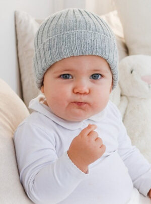 Little Pearl Hat by DROPS Design - Baby Hue Strikkeopskrift str. 0/1 m