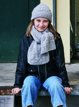 Alice Permin Strikkeopskrift/Strikkekit - Mønsterstrikket hue & halstørklæde 896262 Alice Permin kun Strikkeopskrift mønsterstrikket hue & halstørklæde 896262