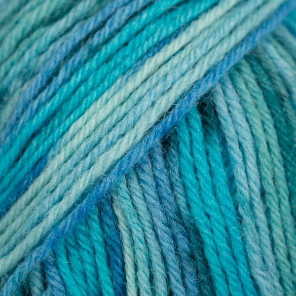DROPS Fabel 340 Blue Lagoon Printstrømpegarn, Strømpegarn, fra DROPS Design DROPS Fabel 340 Blue Lagoon Printstrømpegarn, Strømpegarn, fra DROPS Design