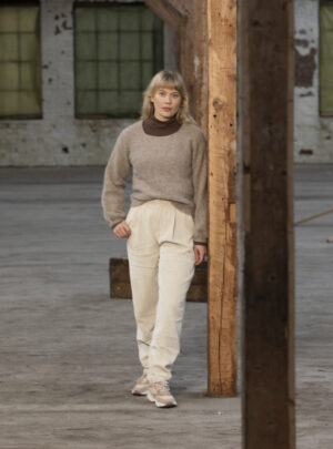 "Gunelia" Genser - Viking Design 2206-5 Kit - XS-XXXL - Viking Alpaca Bris, fra Viking