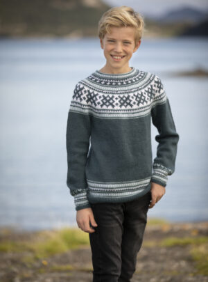 "Mikkel" Genser - Viking Design 2001-4 Kit - 1-12 År - Viking Alpaca Storm, fra Viking