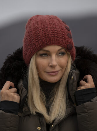 "Sørland" Hue med knapper - Viking Design 2034-5A Kit - Barn + S-L - Viking Alpaca Bris, fra Viking