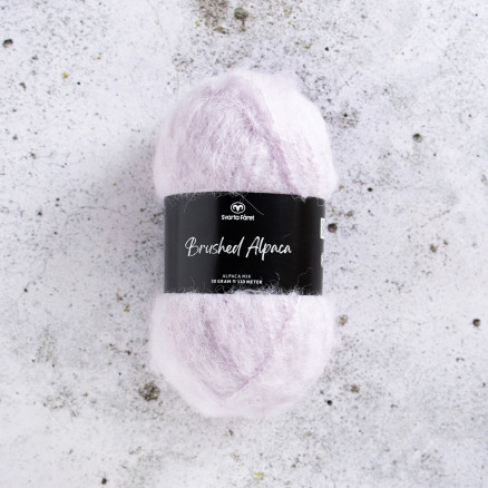 Svarta Fåret Brushed Alpaca Garn 04 Bubblegum Svarta Fåret Brushed Alpaca Garn 04 Bubblegum