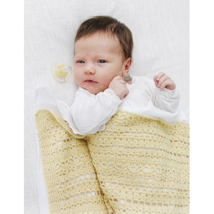 Blooming Lily by DROPS Design - Baby Tæppe Hækleopskrift 65x86 cm Blooming Lily by DROPS Design - Baby Tæppe Hækleopskrift 65x86 cm