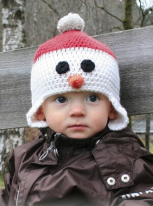 Carrot Nose by DROPS Design - Hue Hækleopskrift str. 6/9 mdr - 9/10 år
