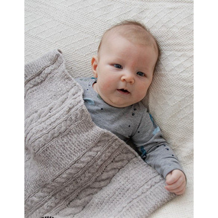 Cosy Twists by DROPS Design - Baby Tæppe Strikkeopskrift 65-80 cm Cosy Twists by DROPS Design - Baby Tæppe Strikkeopskrift 65-80 cm