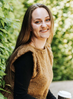 Daisy Vest af Rito Krea - Vest Strikkeopskrift Str. S-XL