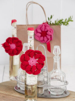 Festive Flowers by DROPS Design - Blomst Hækleopskrift Ø 8 cm