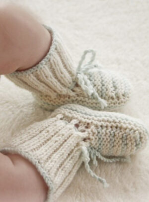 First Impression Booties by DROPS Design - Baby Tøfler Strikkeopskrift str. præmatur - 3/4 år