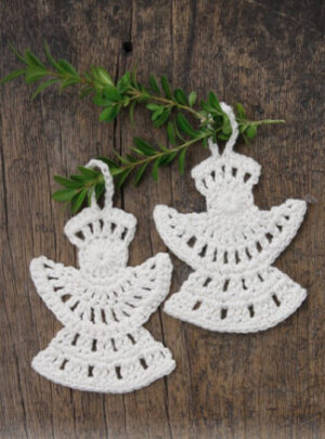 Frozen Angels by DROPS Design - Engel Hækleopskrift 10x8 cm