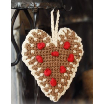 Gingerbread Heart by DROPS Design - Julehjerter Hækleopskrift 13x11 cm - 2 stk Gingerbread Heart by DROPS Design - Julehjerter Hækleopskrift 13x11 cm - 2 stk
