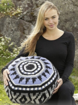 Inti by DROPS Design - Puf Hækleopskrift 48x18 cm