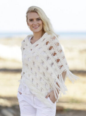 Late in August by DROPS Design - Poncho Strikkeopskrift str. S/M - XXL/XXXL