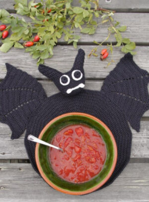 Lunch With Vlad by DROPS Design - Dækkeserviet Hækleopskrift 26 cm