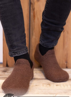 Meadow Meanderings by DROPS Design - Tøfler Strikkeopskrift str. 26/28 - 44/46