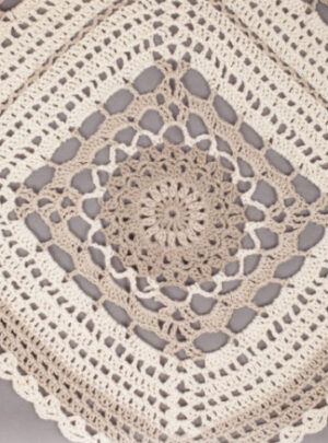 Midsummer Joy by DROPS Design - Poncho Hækleopskrift One Size