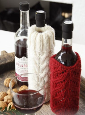 Pour on the Charm! by DROPS Design - Flaskeskjuler Strikkeopskrift 0,75 l - 2 stk
