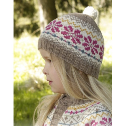 Prairie Fairy Hat by DROPS Design - Hue Strikkeopskrift str. 3/5 - 9/12 år Prairie Fairy Hat by DROPS Design - Hue Strikkeopskrift str. 3/5 - 9/12 år