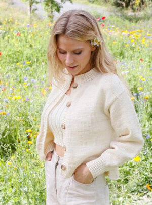 Prairie Rose Cardigan by DROPS Design - Cardigan Strikkeopskrift str. S - XXXL