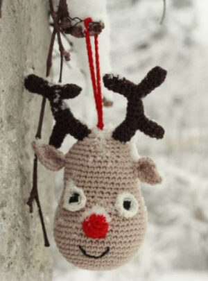 Rudolf by DROPS Design - Rensdyr julepynt Hækleopskrift 14 cm