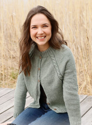 Sage Twist Cardigan by DROPS Design - Cardigan Strikkeopskrift str. S - XXXL