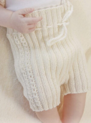 Simply Sweet Shorts by DROPS Design - Baby shorts Strikkeopskrift str. Præmatur - 3/4 år