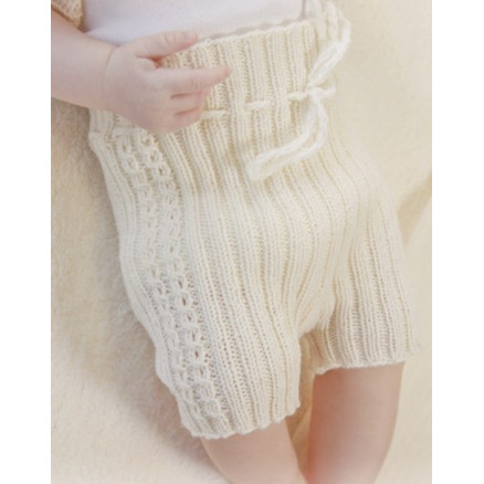 Simply Sweet Shorts by DROPS Design - Baby shorts Strikkeopskrift str. Præmatur - 3/4 år Simply Sweet Shorts by DROPS Design - Baby shorts Strikkeopskrift str. Præmatur - 3/4 år