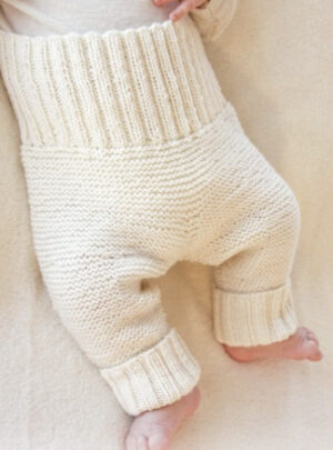 Smarty Pants by DROPS Design - Baby Bukser Strikkeopskrift str. Præmatur - 3/4 år