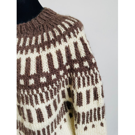Snowdrop uldsweater af Rito Krea - Sweater Strikkeopskrift str. S-XL Snowdrop uldsweater af Rito Krea - Sweater Strikkeopskrift str. S-XL