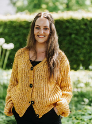 Soft Lavender Cardigan af Rito Krea - Jakke Strikkeopskrift str. XS-L