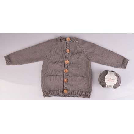 Strikket Basic Cardigan af Rito Krea - Jakke Strikkeopskrift str. Præmatur - 18 mdr Strikket Basic Cardigan af Rito Krea - Jakke Strikkeopskrift str. Præmatur - 18 mdr