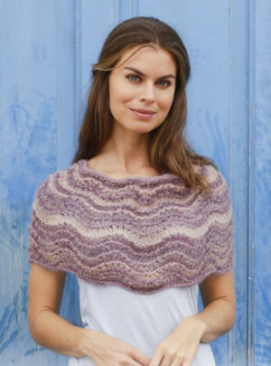 Summer Sand by DROPS Design - Poncho Strikkeopskrift One-size