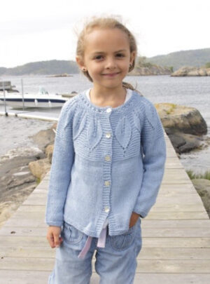 Sweet Bay Jacket by DROPS Design - Jakke Strikkeopskrift str. 3/4 - 13/14 år
