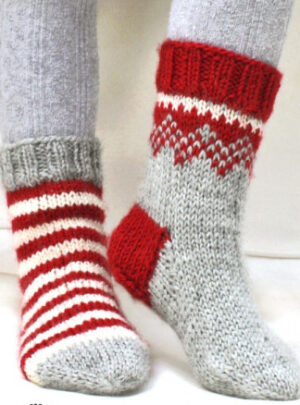 Twinkle Toes by DROPS Design 4 - Julesokker Grå med mønster på skaftet Strikkeopskrift str. 22/23 - 41/43