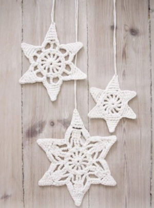 Wishing Stars by DROPS Design - Jule Stjerner Hækleopskrift 3 størrelser