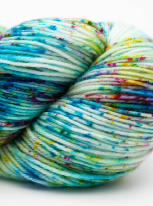 Kremke Soul Wool Lazy Lion Strømpegarn 1203 Azurro Solrig Regnskov Plettet Kaotisk