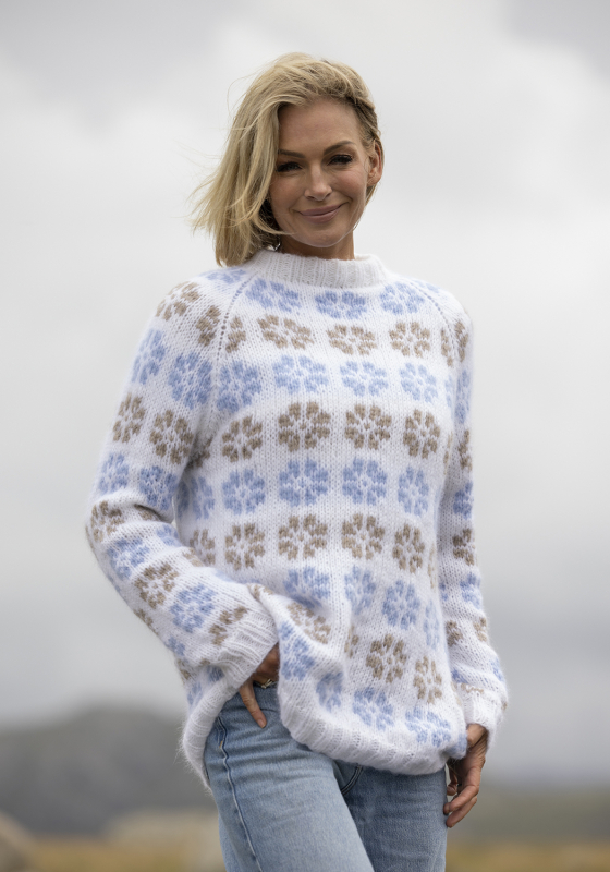 "Blomar" Genser - Viking Design 2519-6 Kit - XS-XXL - Viking Alpaca Bris, fra Viking "Blomar" Genser - Viking Design 2519-6 Kit - XS-XXL - Viking Alpaca Bris, fra Viking