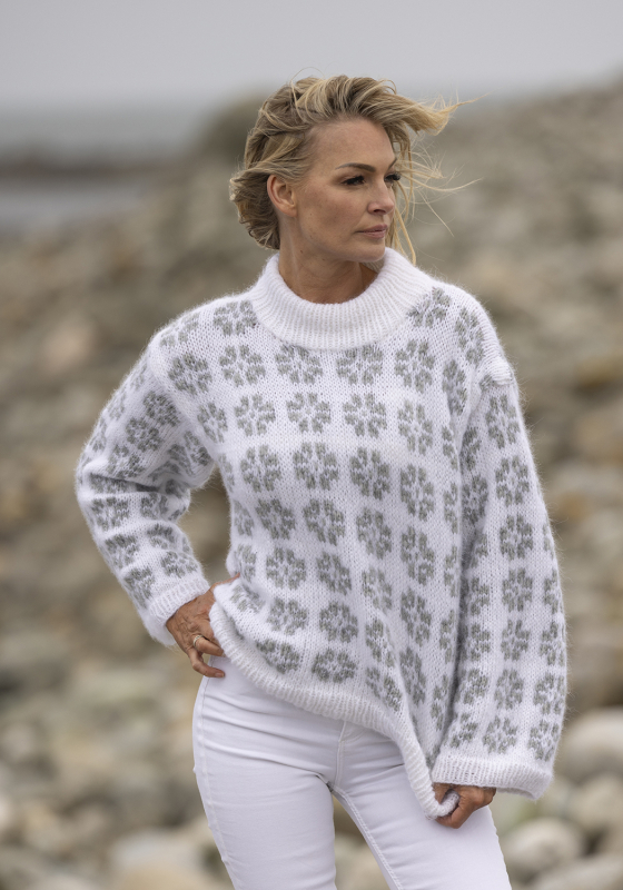 "Blome" Genser - Viking Design 2519-9 Kit - XS-XXL - Viking Alpaca Bris, fra Viking "Blome" Genser - Viking Design 2519-9 Kit - XS-XXL - Viking Alpaca Bris, fra Viking