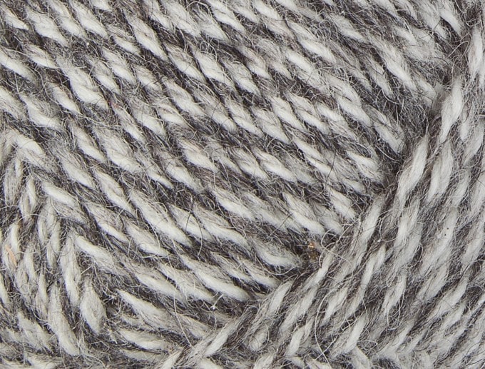 Hosuband fra Istex - 0224 grey - white - Garn - Istex Hosuband fra Istex - 0224 grey - white - Garn - Istex