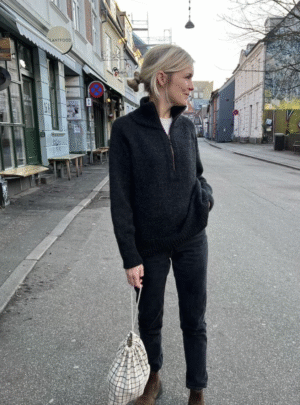 Zipper sweater light - Strikkeopskrift - Hillesvåg