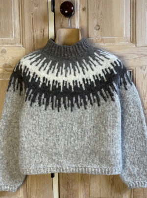 Strikkekit sweater - model Søster Elise Børstet Uld Strikkekit sweater - model Søster Elise Børstet Uld Str XS