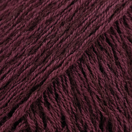 Drops Belle Garn Unicolor 40 Blommevin Drops Belle Garn Unicolor 40 Blommevin