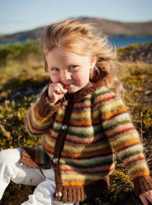 31-11 Sara sweater i Létt Lopi - Strikkeopskrift - Hillesvåg
