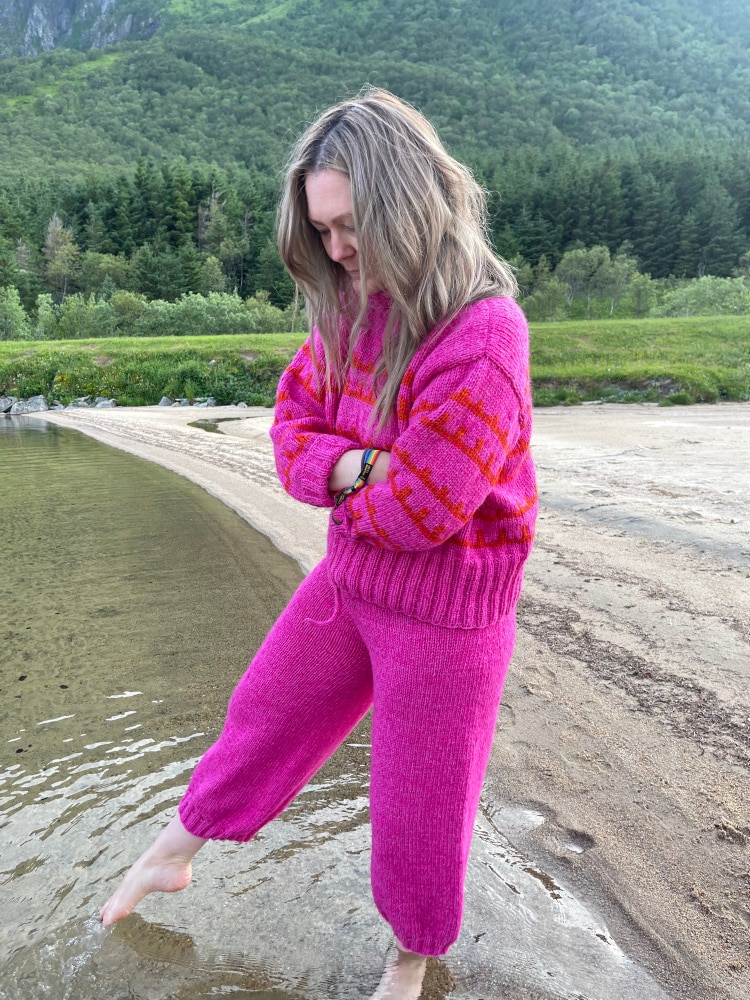 440-5 Gloria Sett, sweater og bukse - Til download - Strikkeopskrift - Rauma 440-5 Gloria Sett, sweater og bukse - Til download - Strikkeopskrift - Rauma