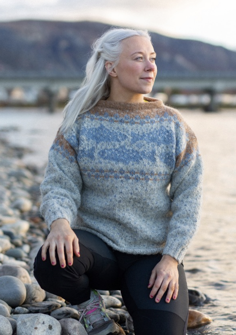 Lohi sweater Lettlopi - Print - Engelsk - Strikkeopskrift - Hillesvåg Lohi sweater Lettlopi - Print - Engelsk - Strikkeopskrift - Hillesvåg