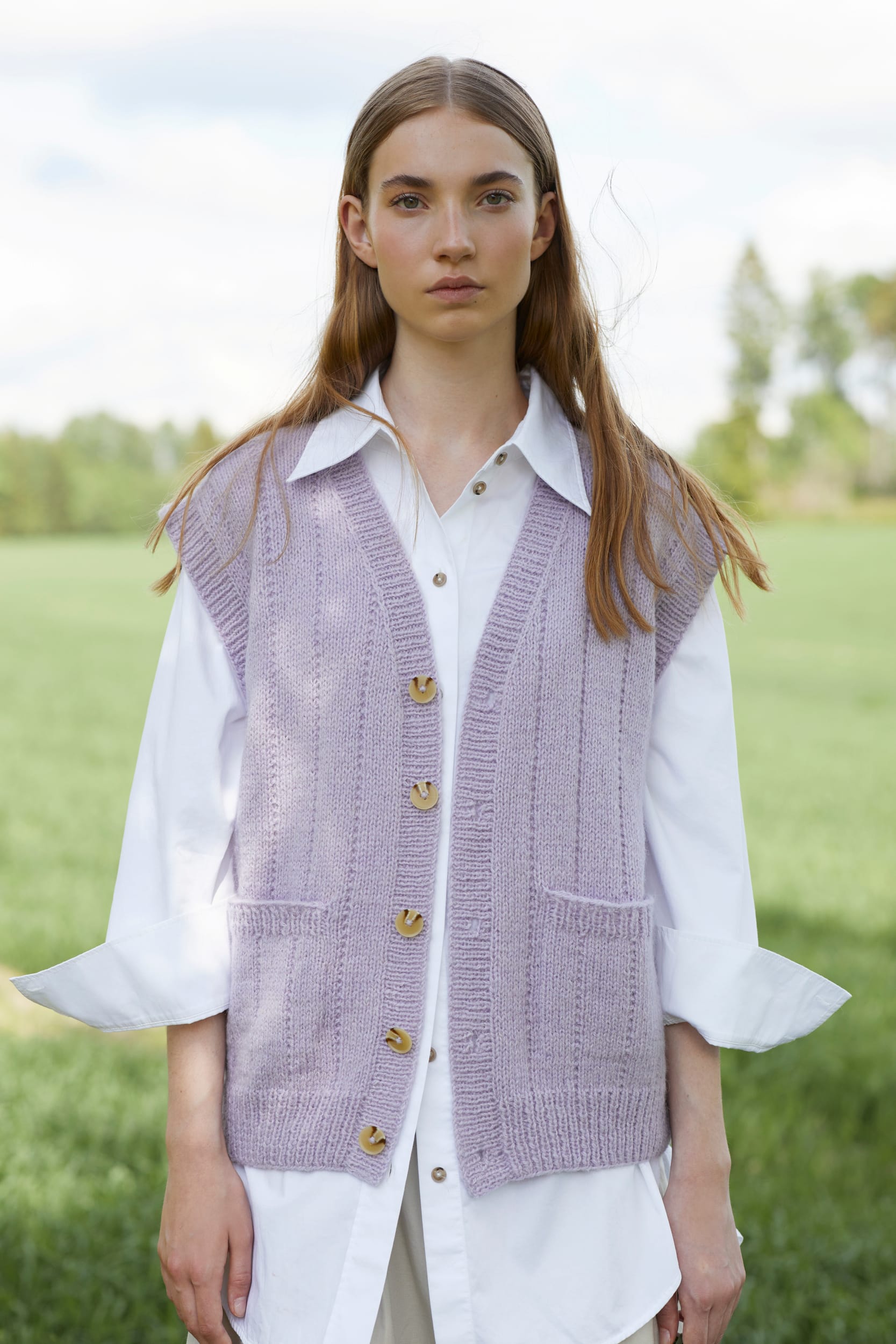 Mejram vest 418-5 - Strikkeopskrift - Rauma Mejram vest 418-5 - Strikkeopskrift - Rauma