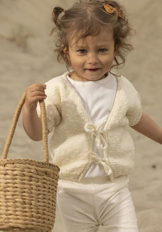 "Perlemor" cardigan - Viking Design 2614-2 Kit - 2 - 12 år - Viking Lotta, fra Viking "Perlemor" cardigan - Viking Design 2614-2 Kit - 2 - 12 år - Viking Lotta, fra Viking