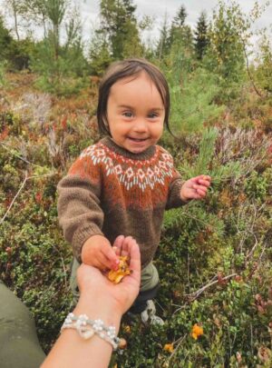 BABY-HOPI på Norsk Som fysisk print - Strikkeopskrift - Rauma